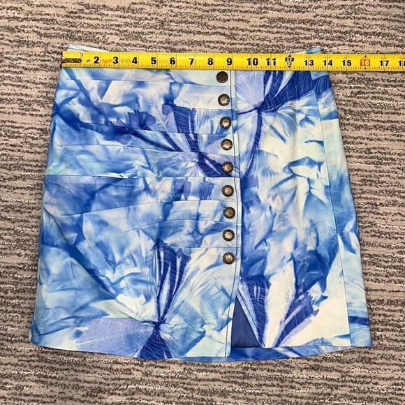 NWT Retrofete Willa Blue Tie Dye Leather Skirt Small - Picture 6 of 13